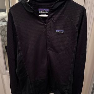 Patagonia hooded quarter zip black